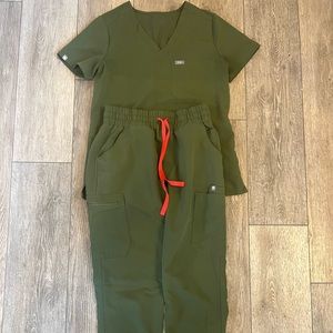 COPY - FIGS Scrubs Green Yola Pants Top Is XS Pants Are XS/p